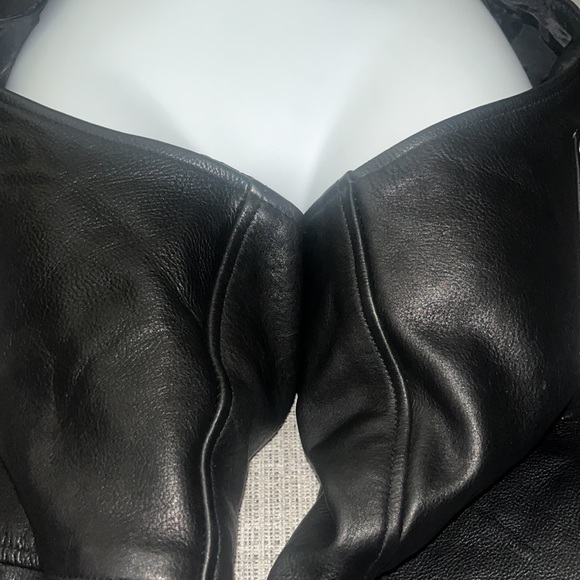 Control Wear - Picture 2 of 14